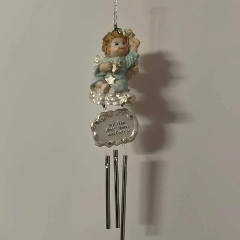 Vintage  Sweet Cherub wind-chimes 7 1/2” approx 3 metal pipes resin